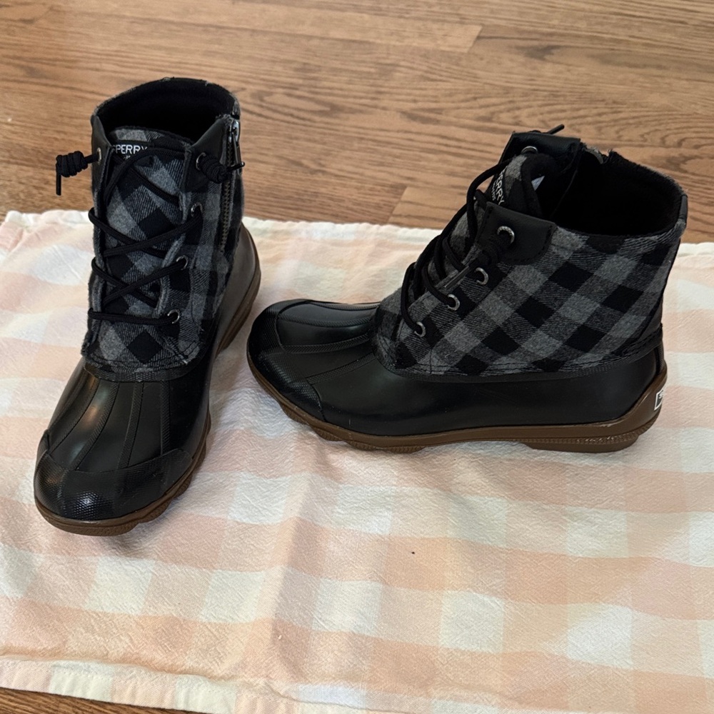Sperry Black Rubber & Gray Plaid Duck Boots